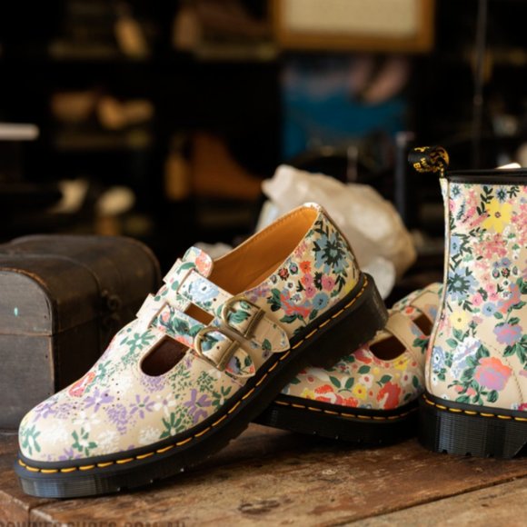DR. MARTENS 8065 FLORAL MASH UP LEATHER MARY JANE MSRP$170 Super Cute - Picture 12 of 16